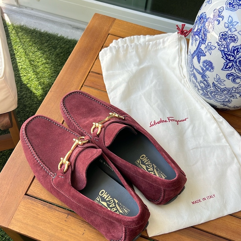 Salvatore Ferragamo maroon loafers! Size 8.5 men’s ❤️